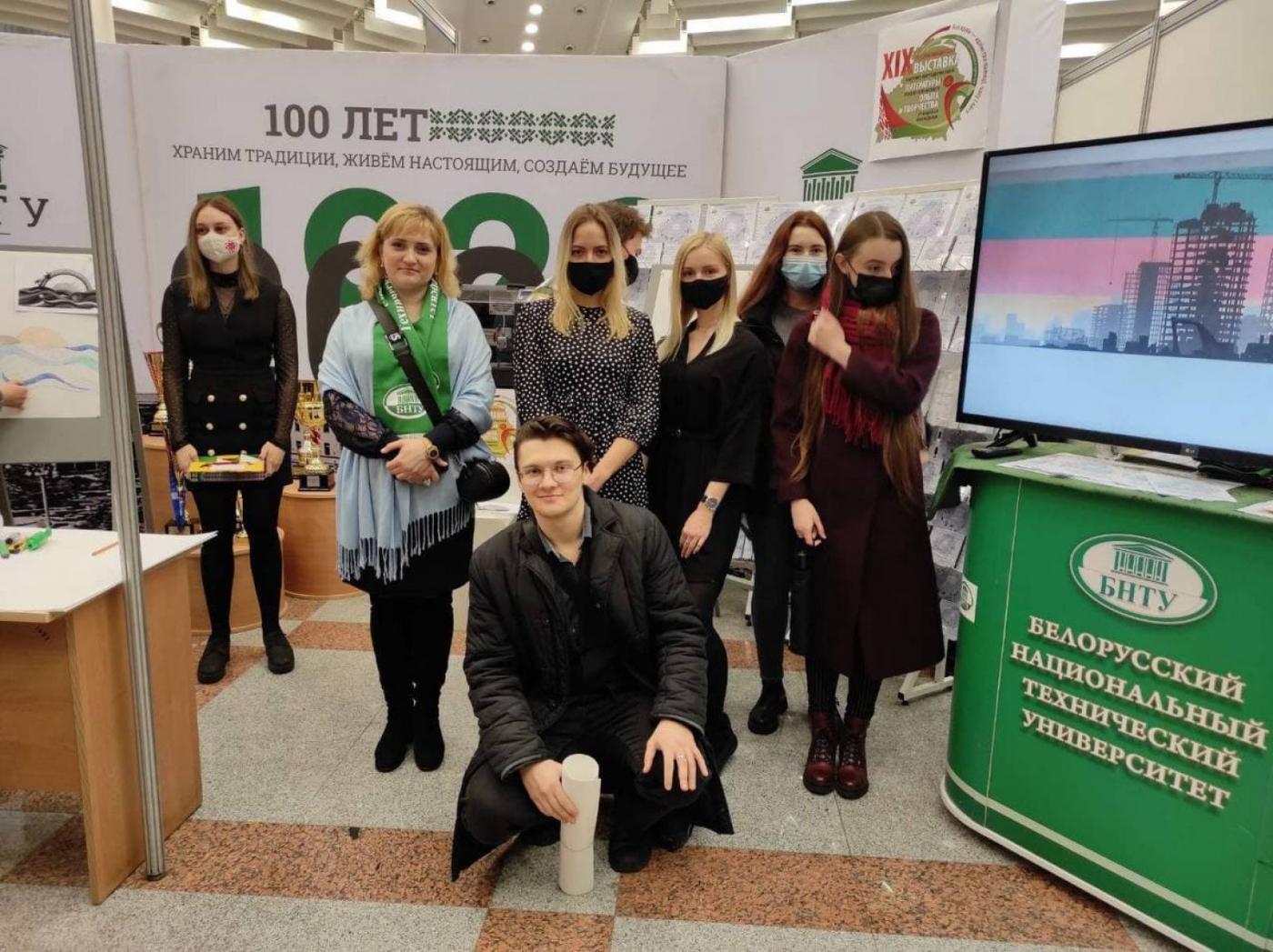 Архитектурный факультет на XIX Республиканской выставке научно-методической литературы, педагогического опыта и творчества учащейся молодежи